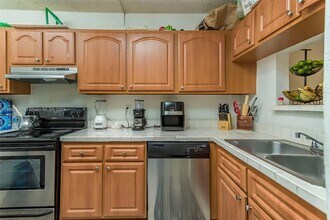 2646 Riverside Dr in Coral Springs, FL - Building Photo - Building Photo