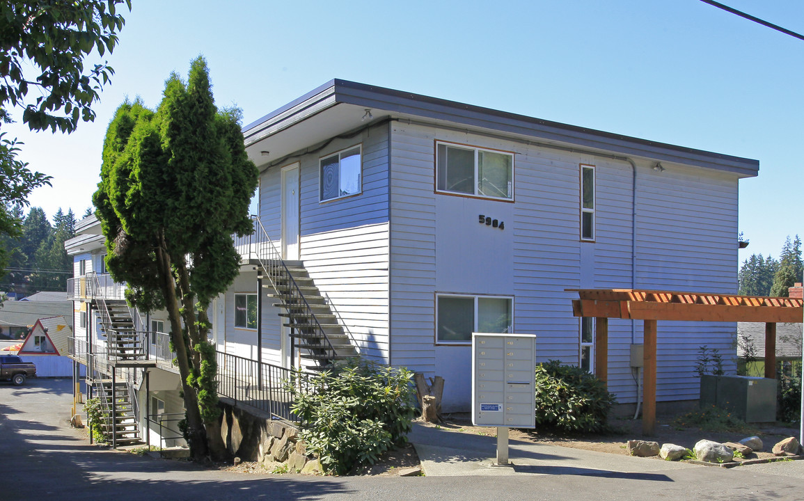 5904 Highway Pl in Everett, WA - Building Photo