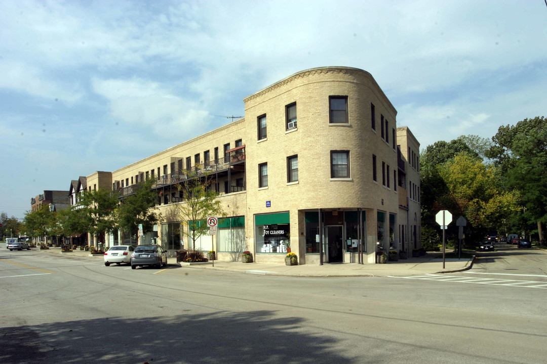 447-455 Roger Williams Ave in Highland Park, IL - Building Photo