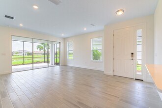 16218 San Donato Pl in Lakewood Ranch, FL - Building Photo - Building Photo