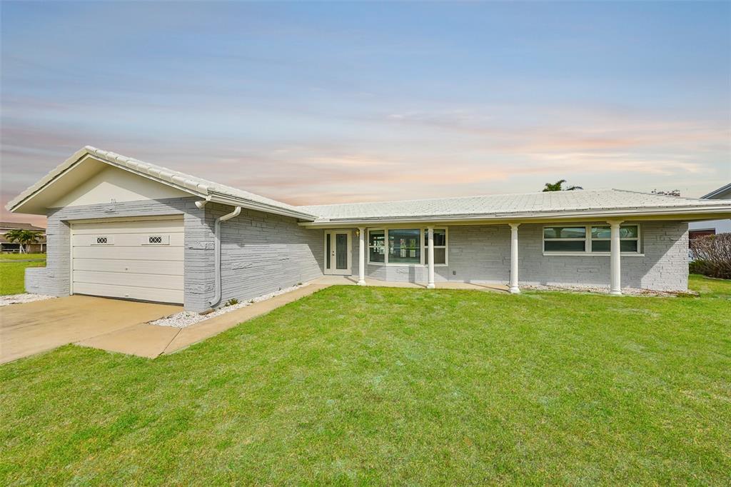 710 116th Ave in Treasure Island, FL - Building Photo