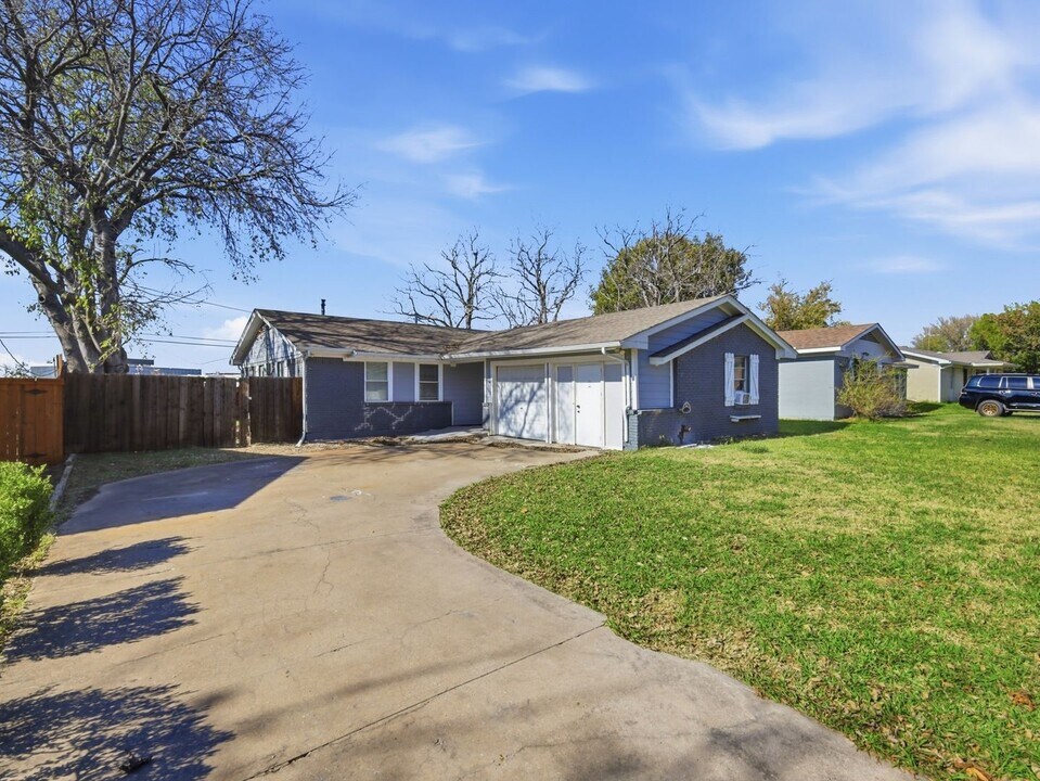 1002 Mardi Gras Ln in Wylie, TX - Foto de edificio