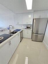 401 Ocean Dr, Unit 1002 in Miami Beach, FL - Building Photo - Building Photo