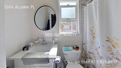 5064 Alumni Pl in San Diego, CA - Building Photo - Building Photo