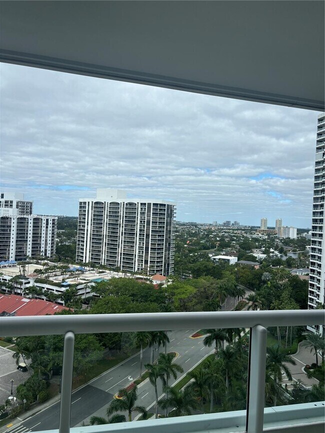 21055 NE 37th Ave, Unit 1707 in Aventura, FL - Foto de edificio - Building Photo