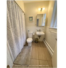 1855 Beacon St, Unit 3 in Brookline, MA - Building Photo - Building Photo