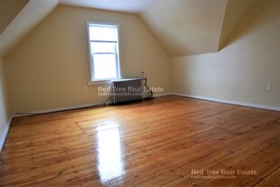 39 Watts St, Unit 1 in Malden, MA - Building Photo - Building Photo