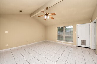 10711 Forest Leaf Dr in Sugar Land, TX - Foto de edificio - Building Photo