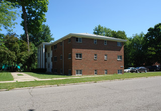 3006 Harwick Dr in Lansing, MI - Building Photo - Building Photo