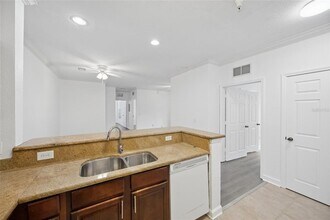 8020 Tuscany Way in Davenport, FL - Building Photo - Building Photo