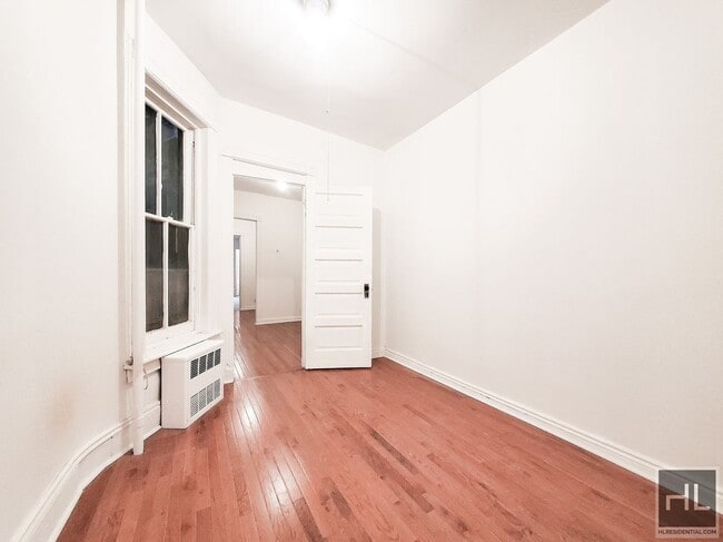 323A E 89th St, Unit 3E in New York, NY - Building Photo - Building Photo