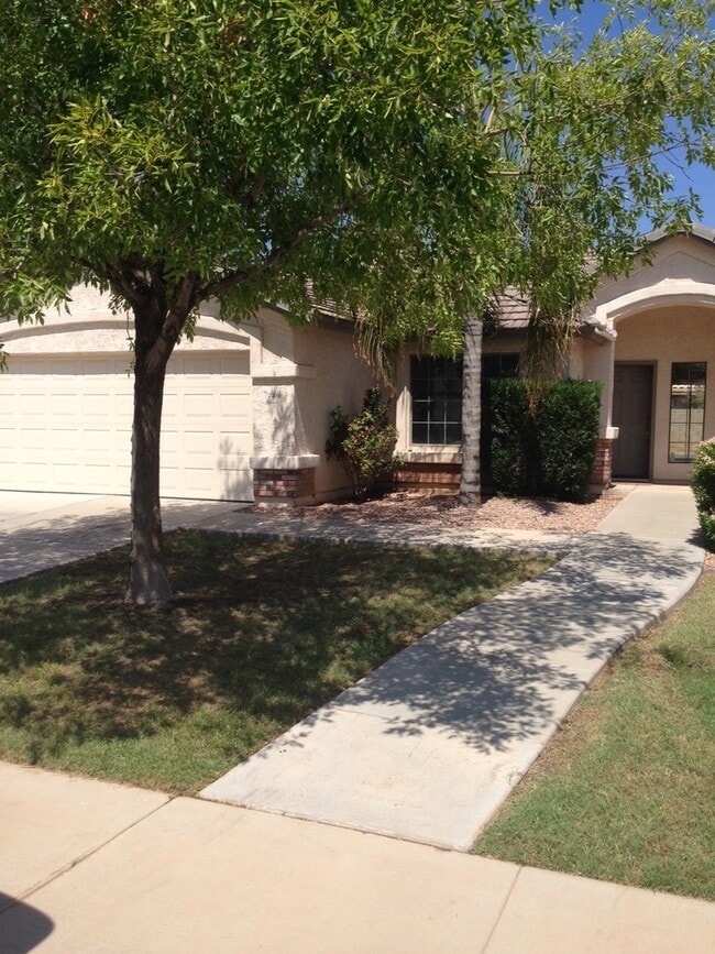 2316 E Stottler Dr in Gilbert, AZ - Building Photo - Building Photo