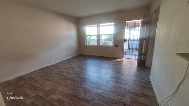 4037 W El Segundo Blvd, Unit B in Hawthorne, CA - Foto de edificio - Building Photo