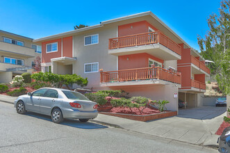 1332 Palos Verdes Dr in San Mateo, CA - Building Photo - Building Photo