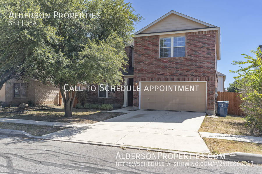 220 Woodstone Loop in Cibolo, TX - Building Photo