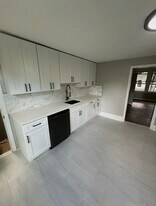 34 S Main St in Plymouth, CT - Building Photo