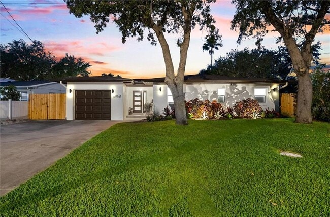 property at 8848 Sunlit Cove Dr NE