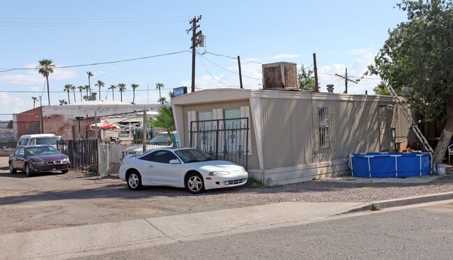 3502-3592 E Van Buren St in Phoenix, AZ - Building Photo - Building Photo