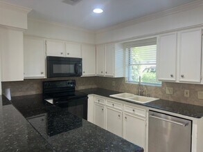 26 Champions Colony W in Houston, TX - Building Photo - Building Photo