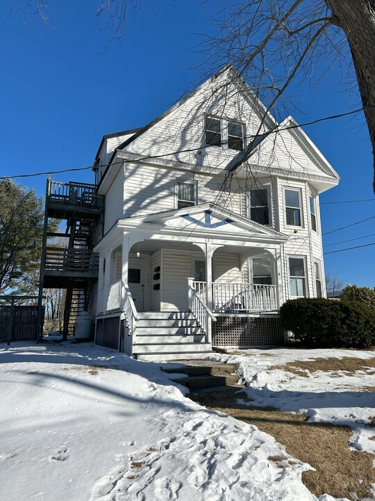 112 Harriet St, Unit 112B in South Portland, ME - Building Photo