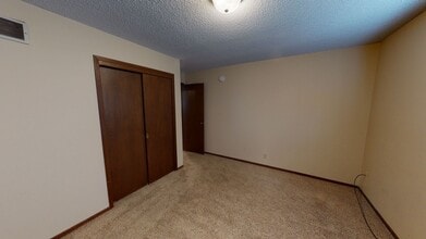2605 28th St in Great Bend, KS - Foto de edificio - Building Photo