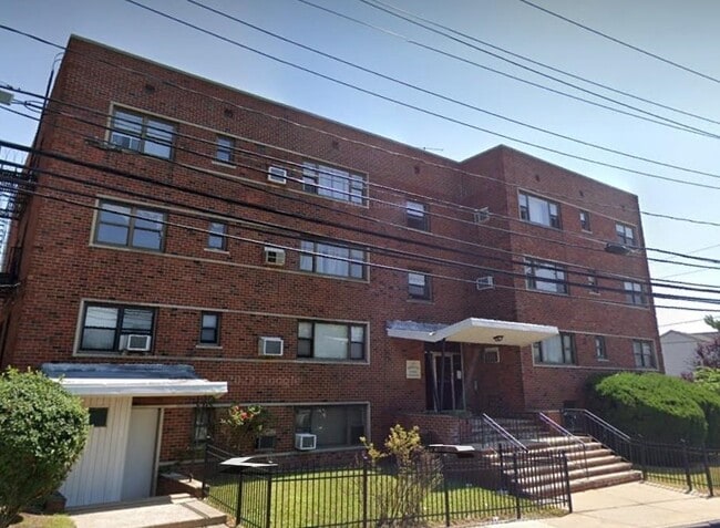 property at 204 Woodcliff Ave