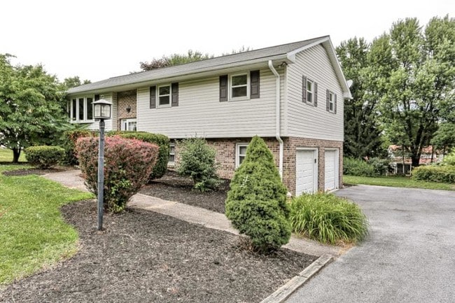 668 Sand Hill Rd in Hershey, PA - Building Photo - Building Photo