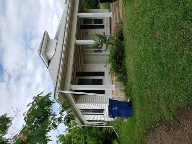 property at 319 E Nelson St