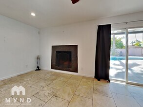 6639 E Camino Santo in Scottsdale, AZ - Foto de edificio - Building Photo