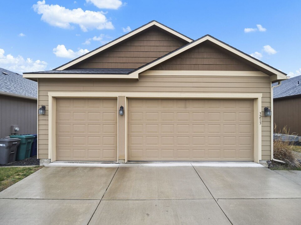 3213 S Dearborn Ln in Spokane, WA - Building Photo
