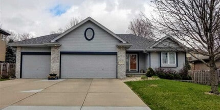 3855 N 210th St in Omaha, NE - Building Photo - Building Photo