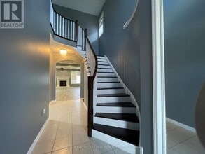 184 Ruhl Dr in Milton, ON - Building Photo - Building Photo