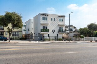 2234 Crenshaw Blvd in Los Angeles, CA - Building Photo