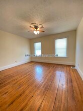 258 Cypress St, Unit 1F in Brookline, MA - Foto de edificio - Building Photo