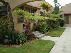 617 Crestmoore Pl in Venice, CA - Foto de edificio - Building Photo