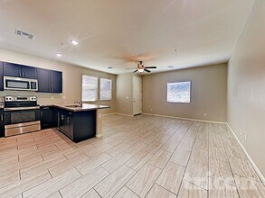 12541 W Hummingbird Terrace in Peoria, AZ - Foto de edificio - Building Photo