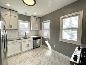 1134 Cleveland Heights Blvd in Cleveland Heights, OH - Building Photo - Building Photo