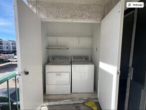 2830 S Bartell Dr in Houston, TX - Foto de edificio - Building Photo