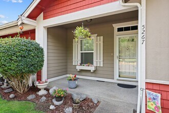 5267 66th Ave SE in Lacey, WA - Building Photo - Building Photo