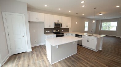 302 Old Grove Ln in Apex, NC - Building Photo - Building Photo