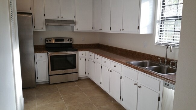 898 Meginnis Ln in Tallahassee, FL - Building Photo - Building Photo