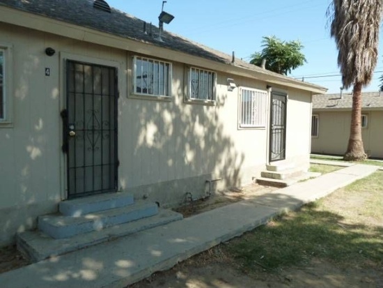 105 Hughes Ave in Bakersfield, CA - Building Photo - Building Photo