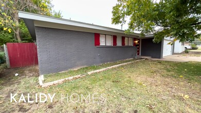 2714 Tottingham Rd in The Village, OK - Building Photo - Building Photo