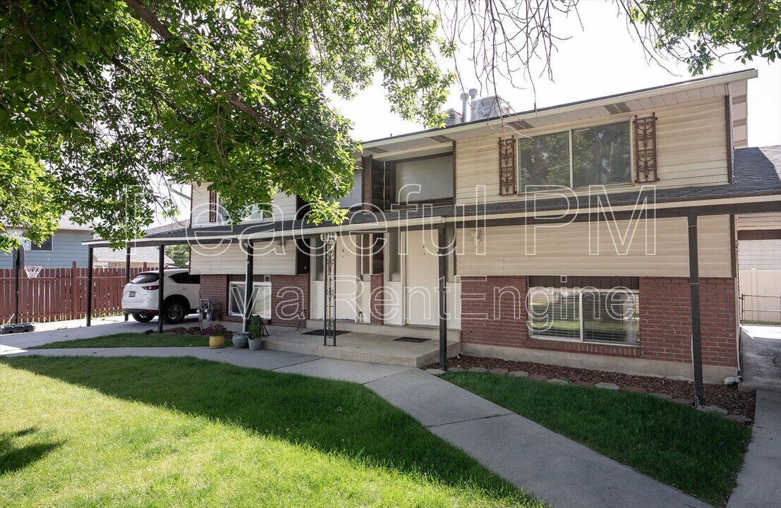 3194 Hammonton Cir in West Valley City, UT - Building Photo