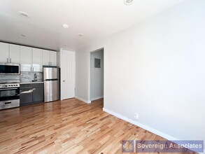 24 Thayer St in New York, NY - Building Photo - Building Photo