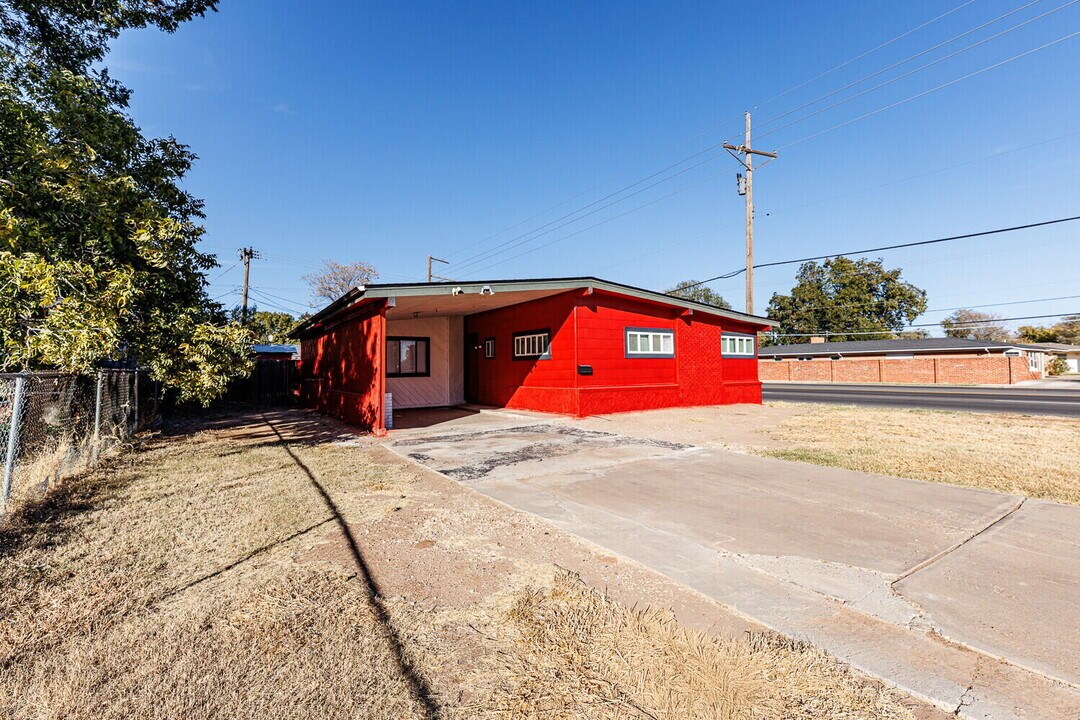 4402 44th St in Lubbock, TX - Building Photo