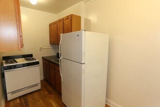 430 W Roscoe St in Chicago, IL - Building Photo - Building Photo