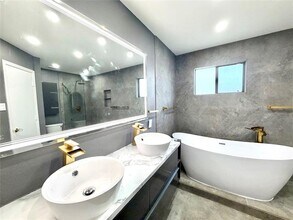 923 Wayne Ave in Duncanville, TX - Building Photo - Building Photo