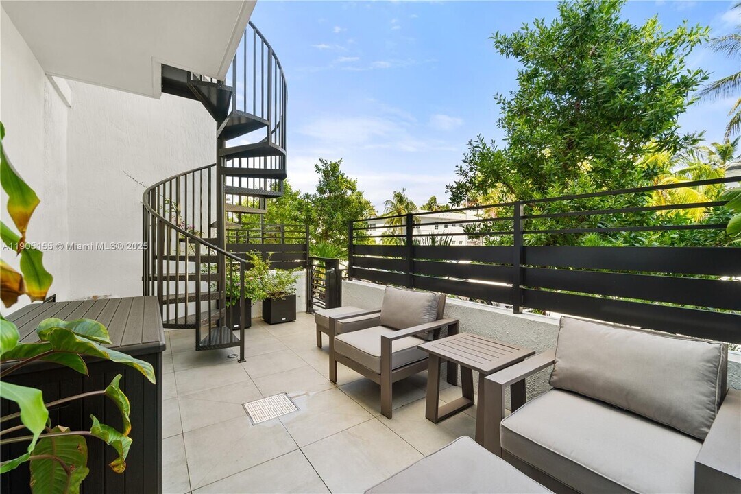 Ten30 in Miami Beach, FL - Building Photo