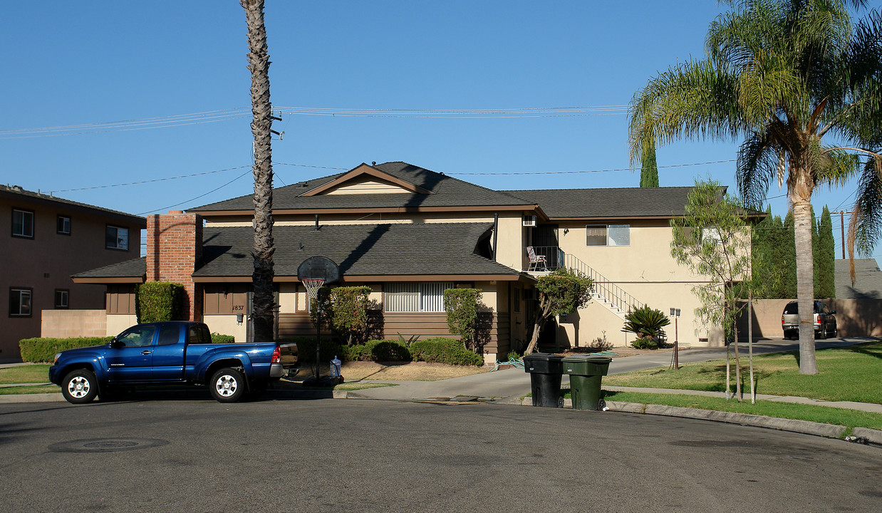 1837 S Jacalene Ln in Anaheim, CA - Foto de edificio